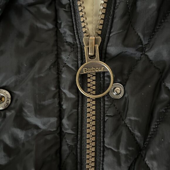 Barbour Flyweight Cavalry Quilt Jacket in Classic Black Size 6 - Picture 5 of 9